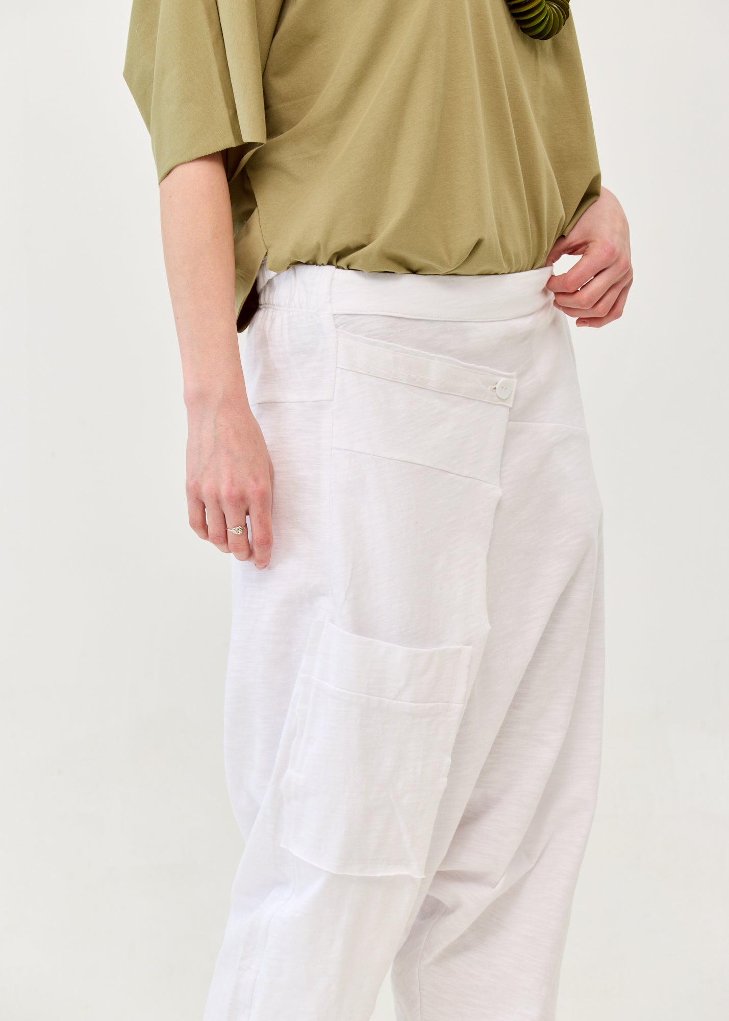 Cotton baggy pants with white ribbon combination