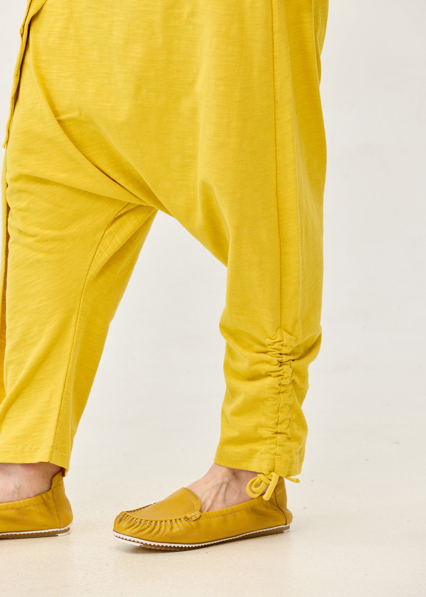 Cotton bag trousers mustard ribbon trim