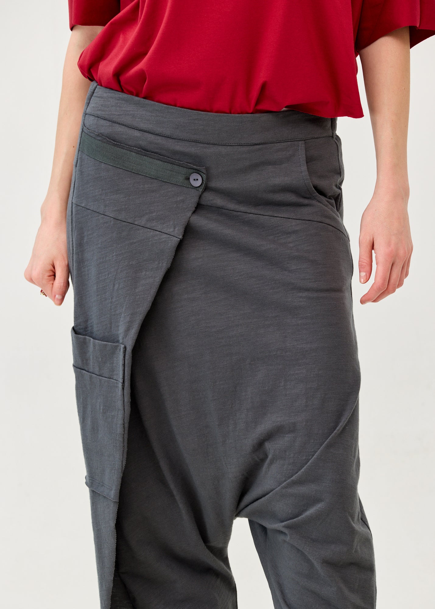 Cotton sack trousers with dark grey ribbon detailing