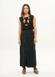 Skirt with zippers and black ribbon combination