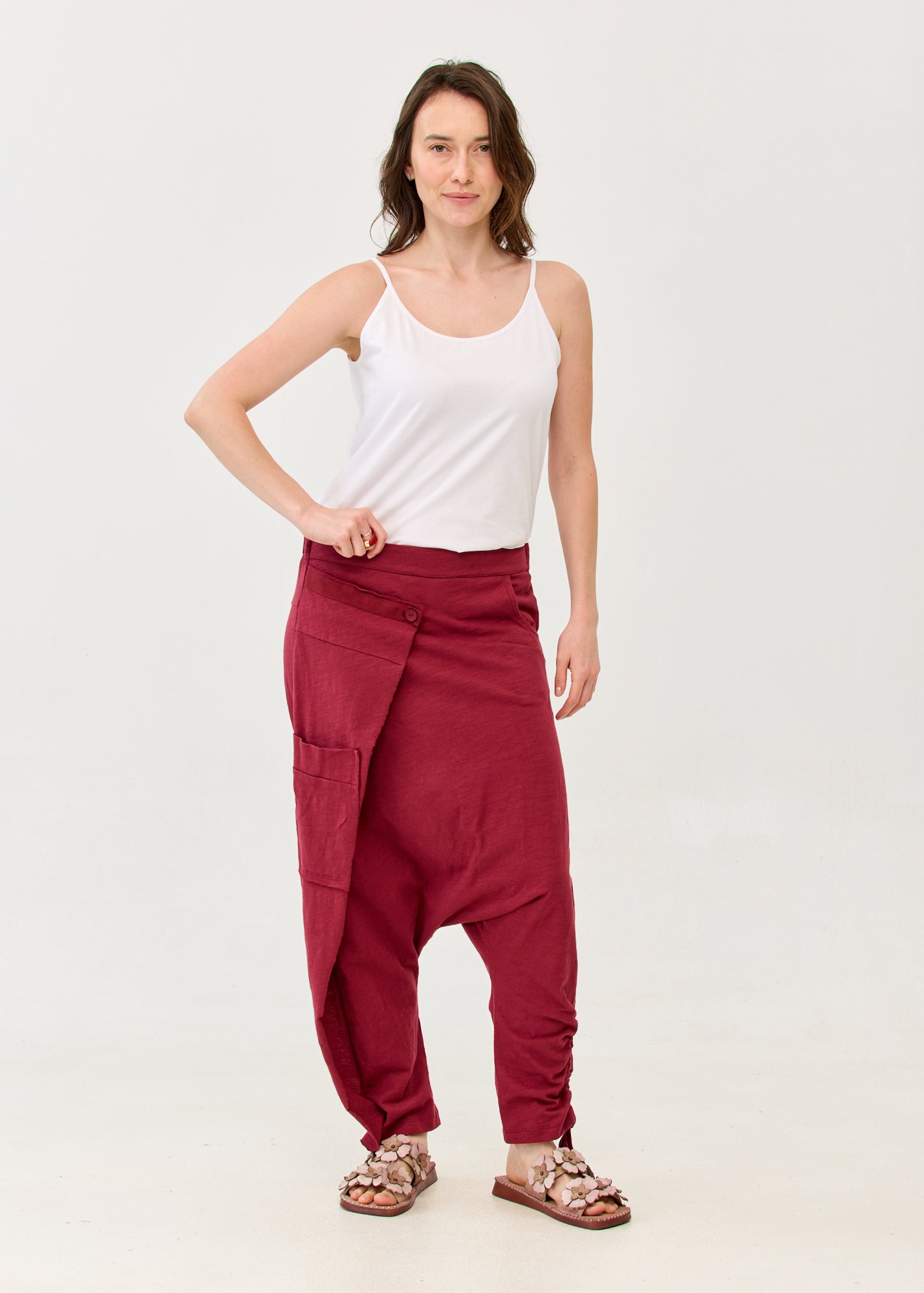 Cotton sack trousers with burgundy ribbon detailing