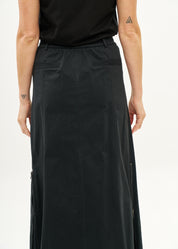 Skirt with zippers and black ribbon combination
