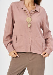 Soft fabric button-down shirt with two front pockets, pink