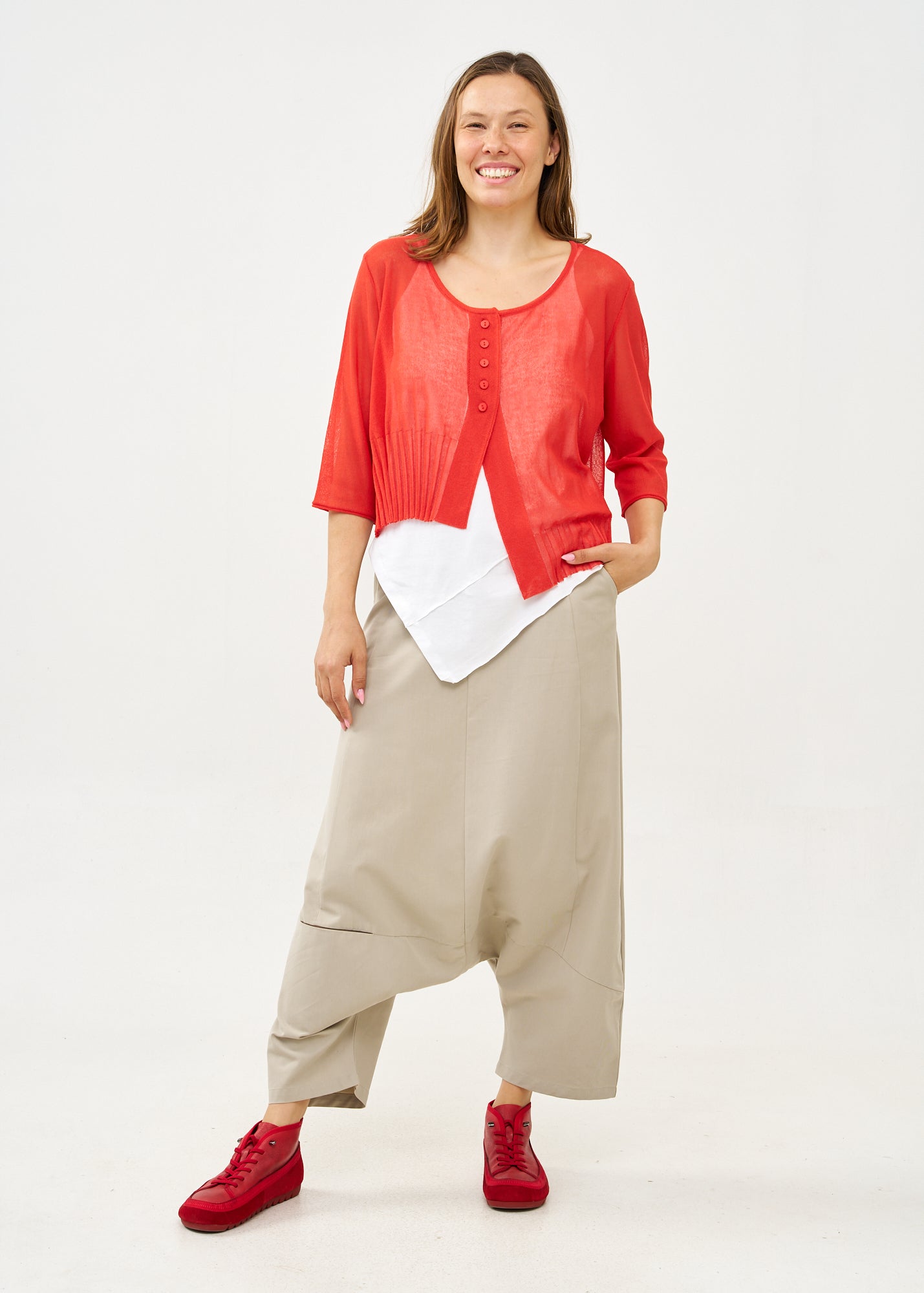Thin knit top with buttons, 3/4 sleeves, red