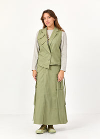 Front slit skirt and green cargo pockets - 03