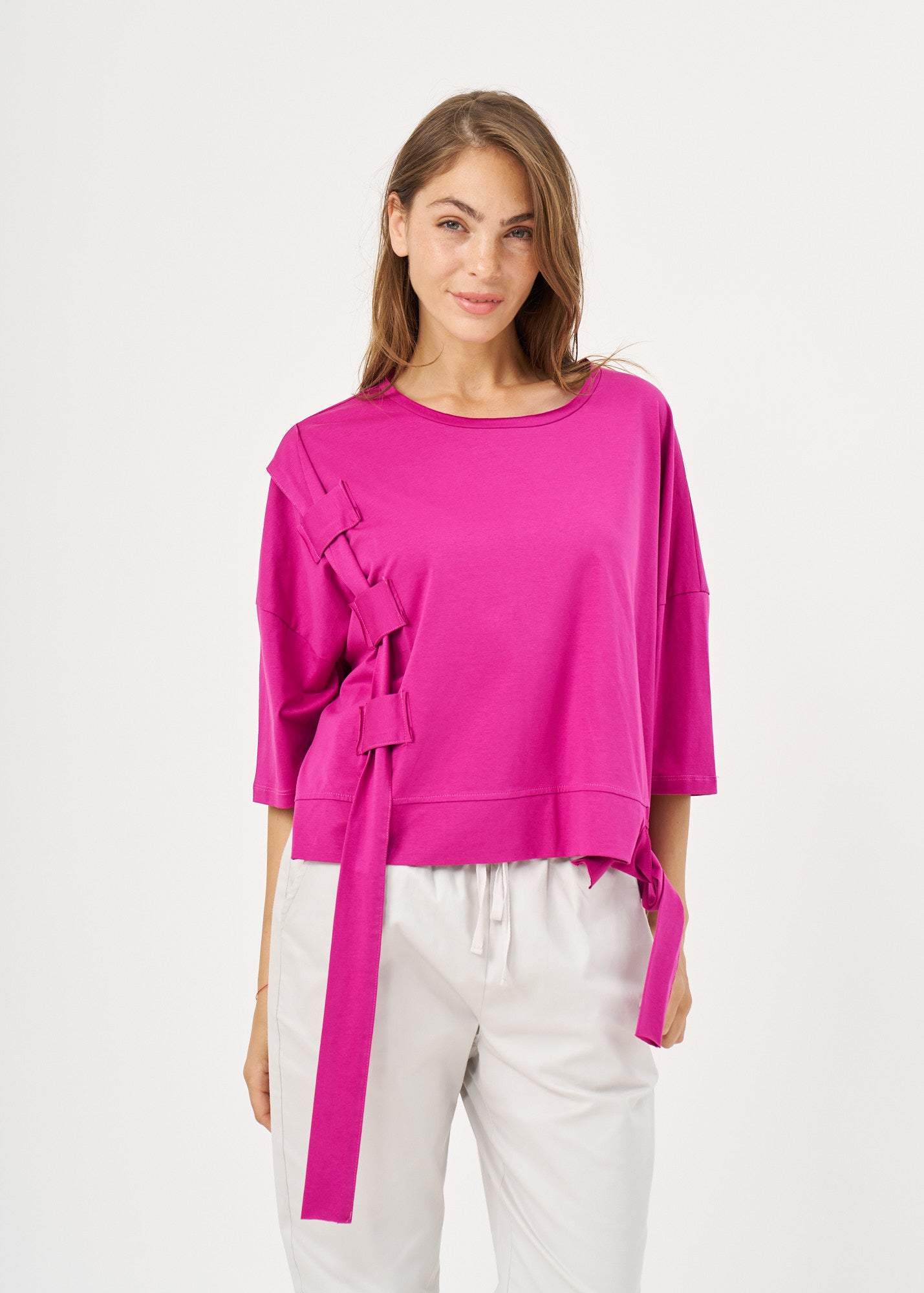 Short sleeve shirt with purple side ribbon