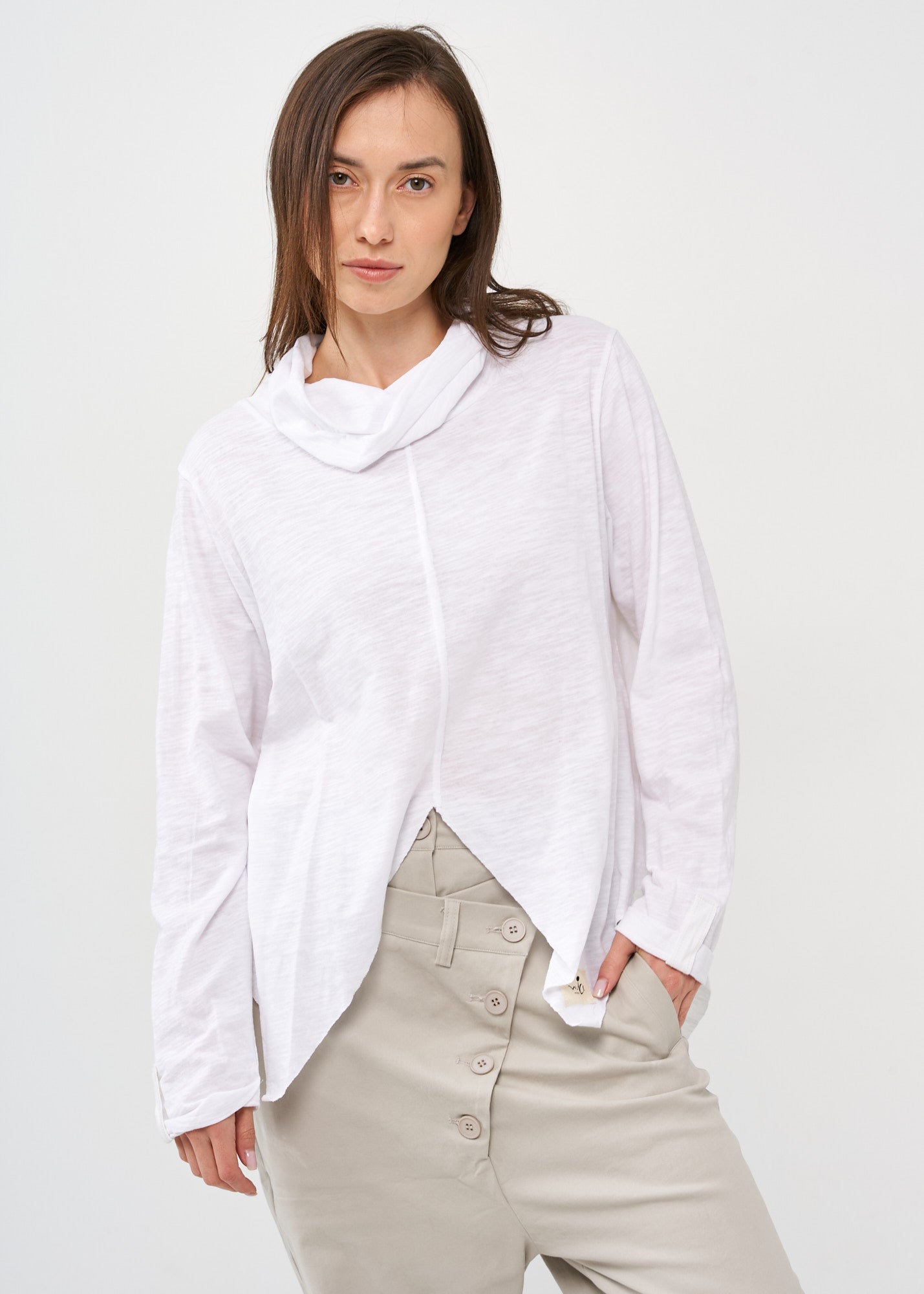 Slim golf shirt with white flared sleeves