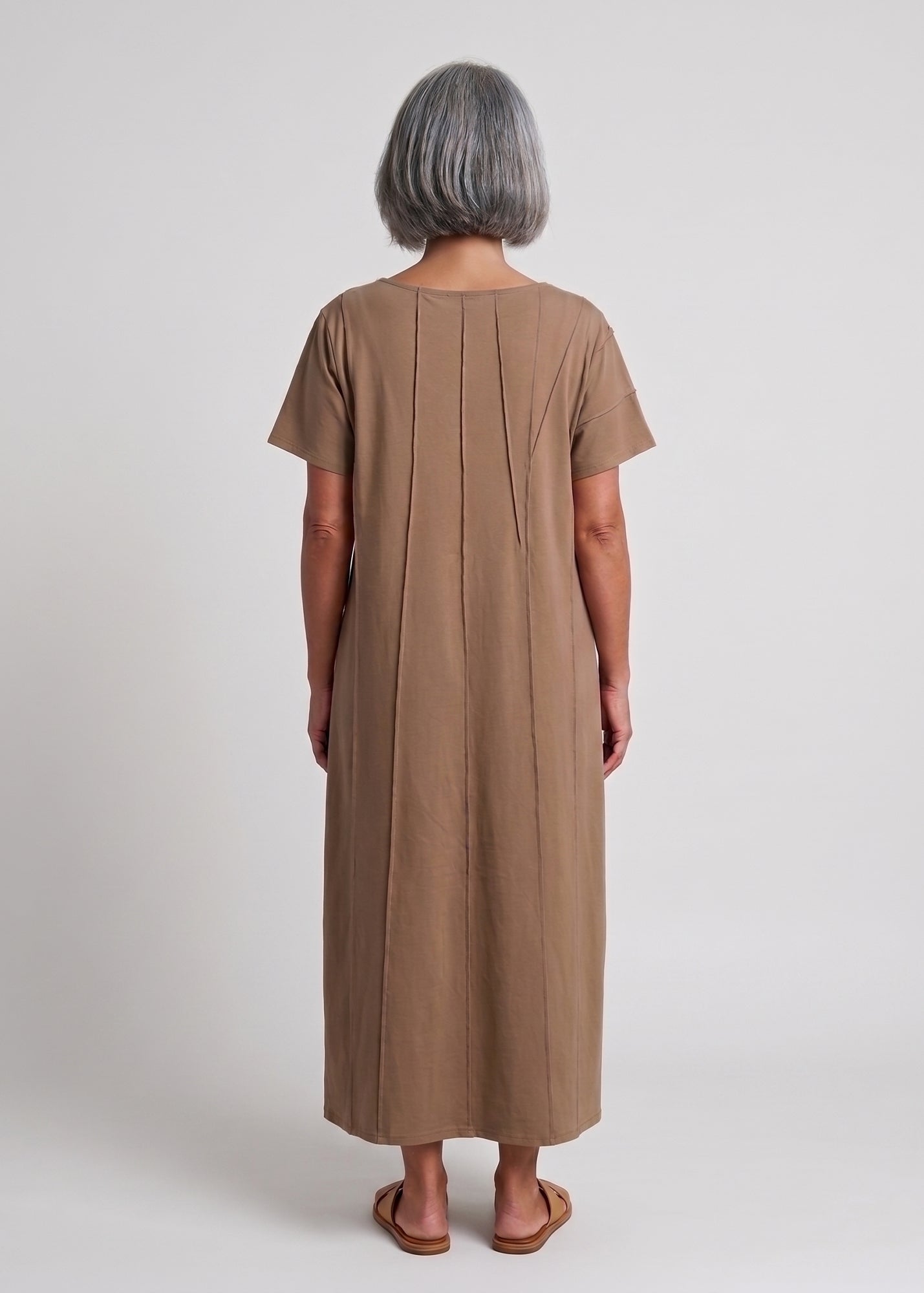 Short sleeve dress prominent seams brown