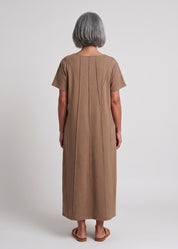 Short sleeve dress prominent seams brown
