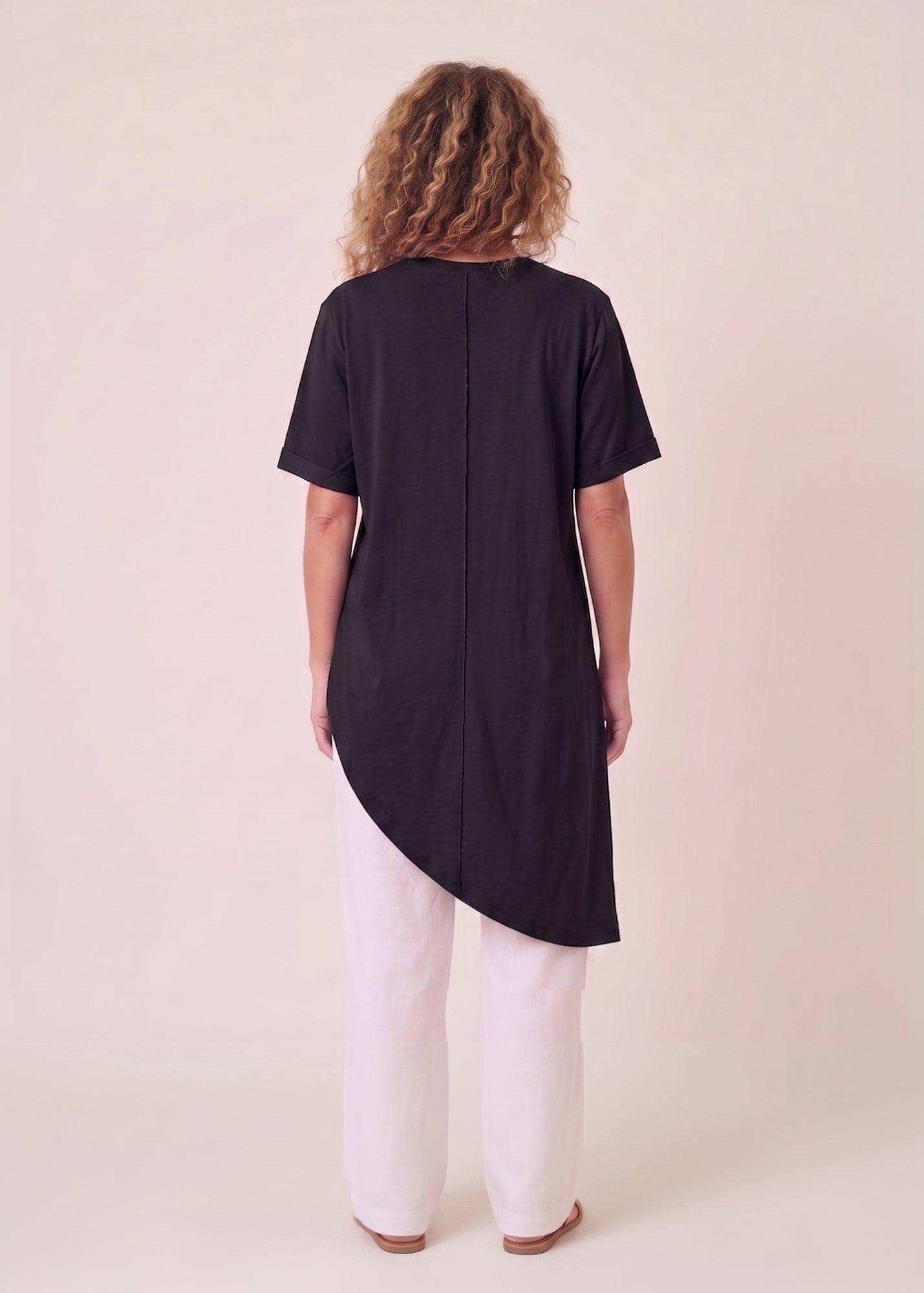 Black short-sleeve tunic, shorter front