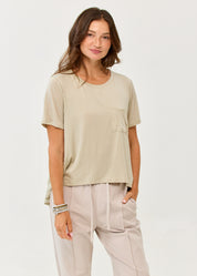 Short-sleeved shirt with cut pocket and thin brown fabric combination