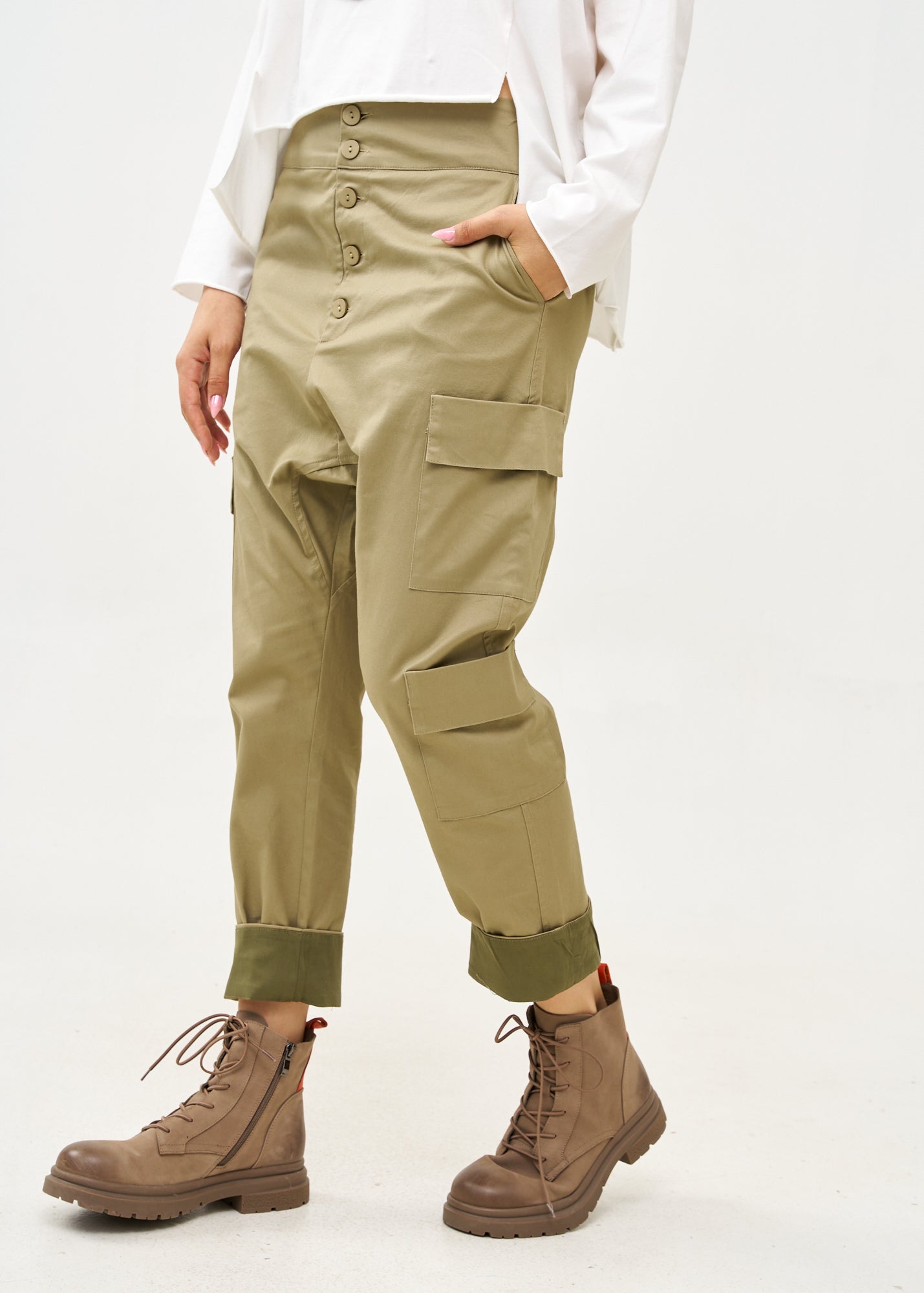 Boy's pants with pockets, brown color combination