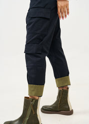 Boy's pants with pockets, dark blue color combination