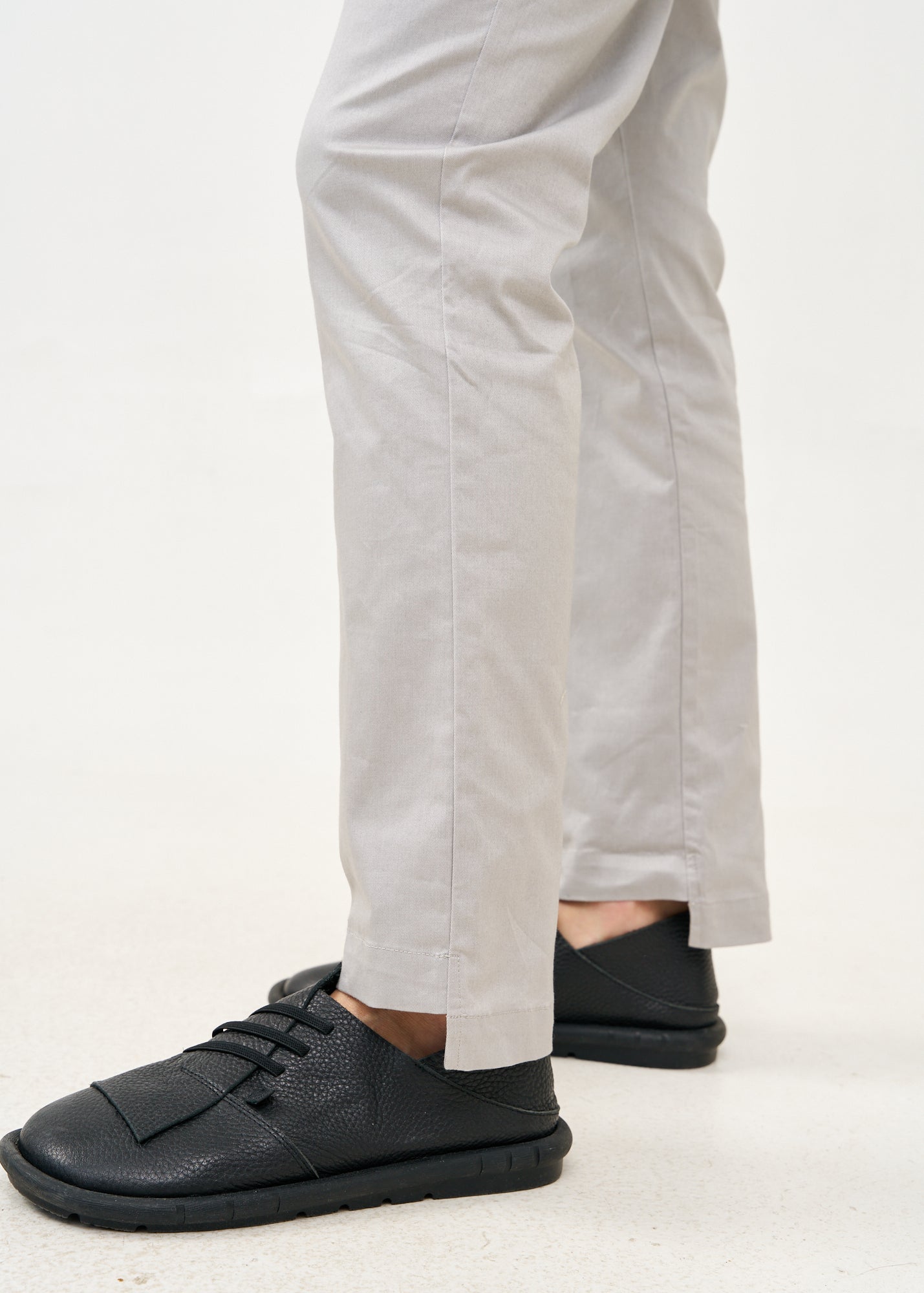 Long pants with elastic top 5 pockets light gray