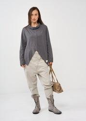 Slim golf shirt with dark gray flared sleeves