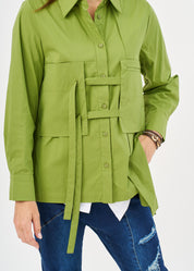 Buttoned, square pockets and green ribbons