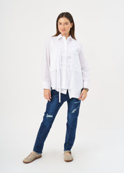 Buttoned, square pockets and white ribbons