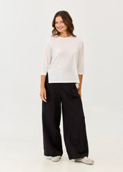 White 3/4 sleeve straight t-shirt with side slits