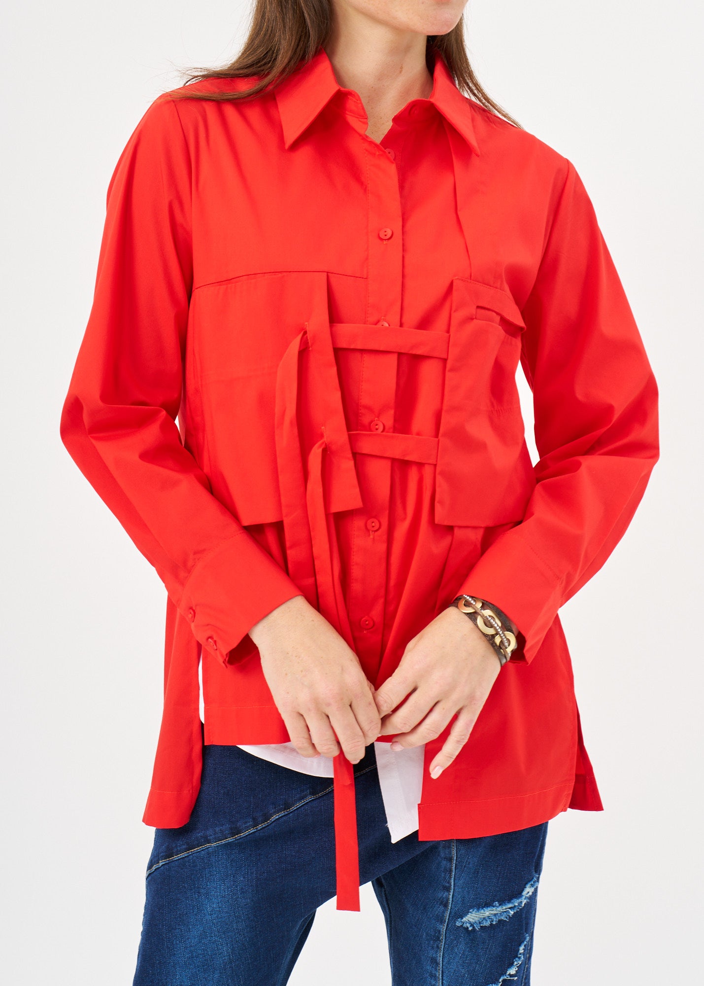 Buttoned, square pockets and red ribbons