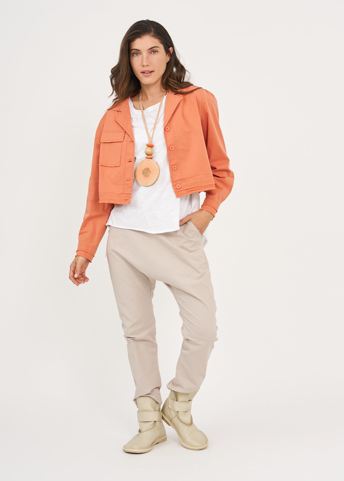 Jacket with two front pockets and a cropped hem, orange