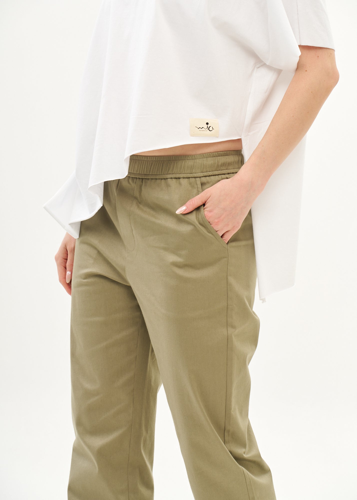 Pants with elastic and inner drawstring, green