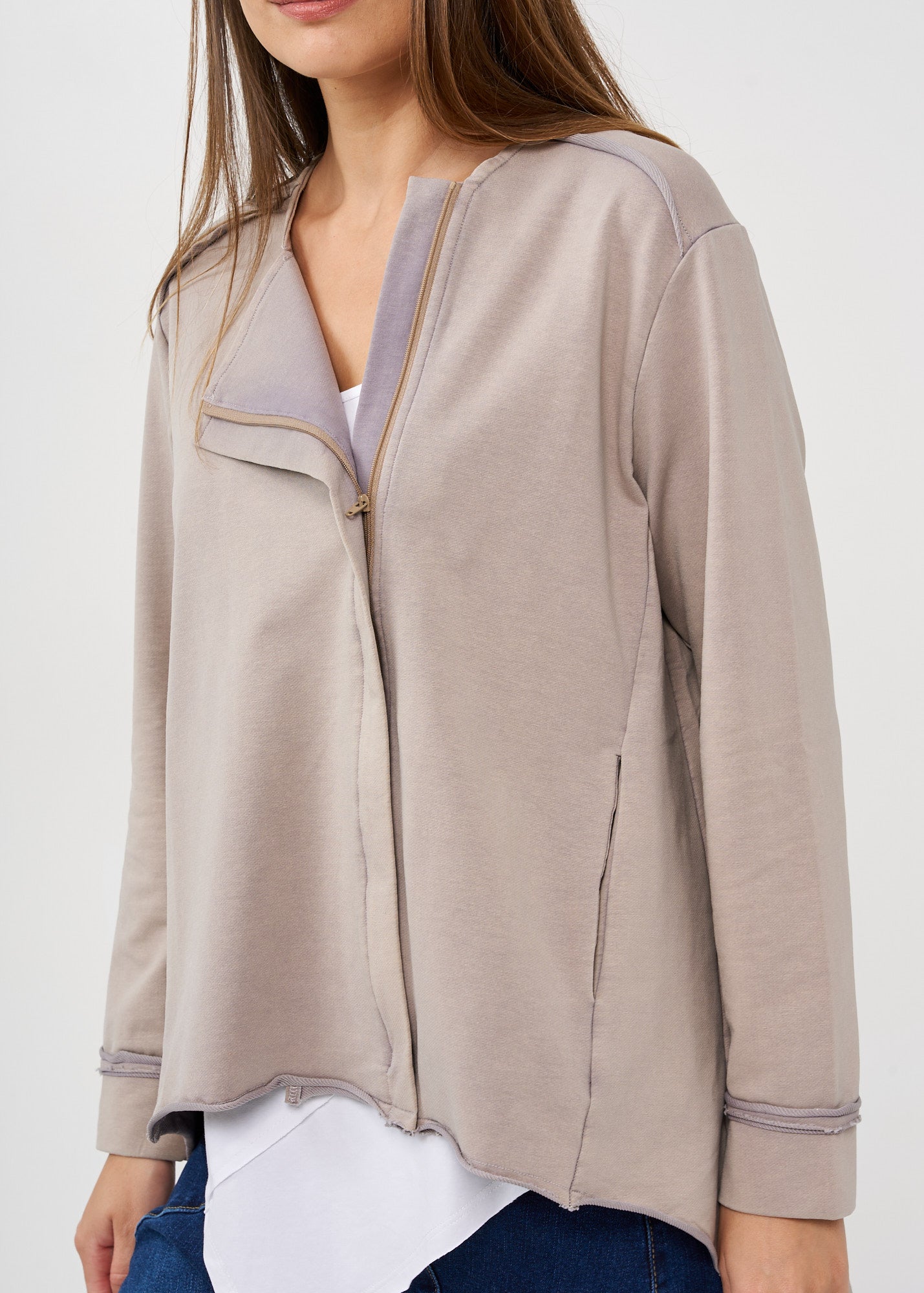 Wash jacket with square key zipper, gray wash