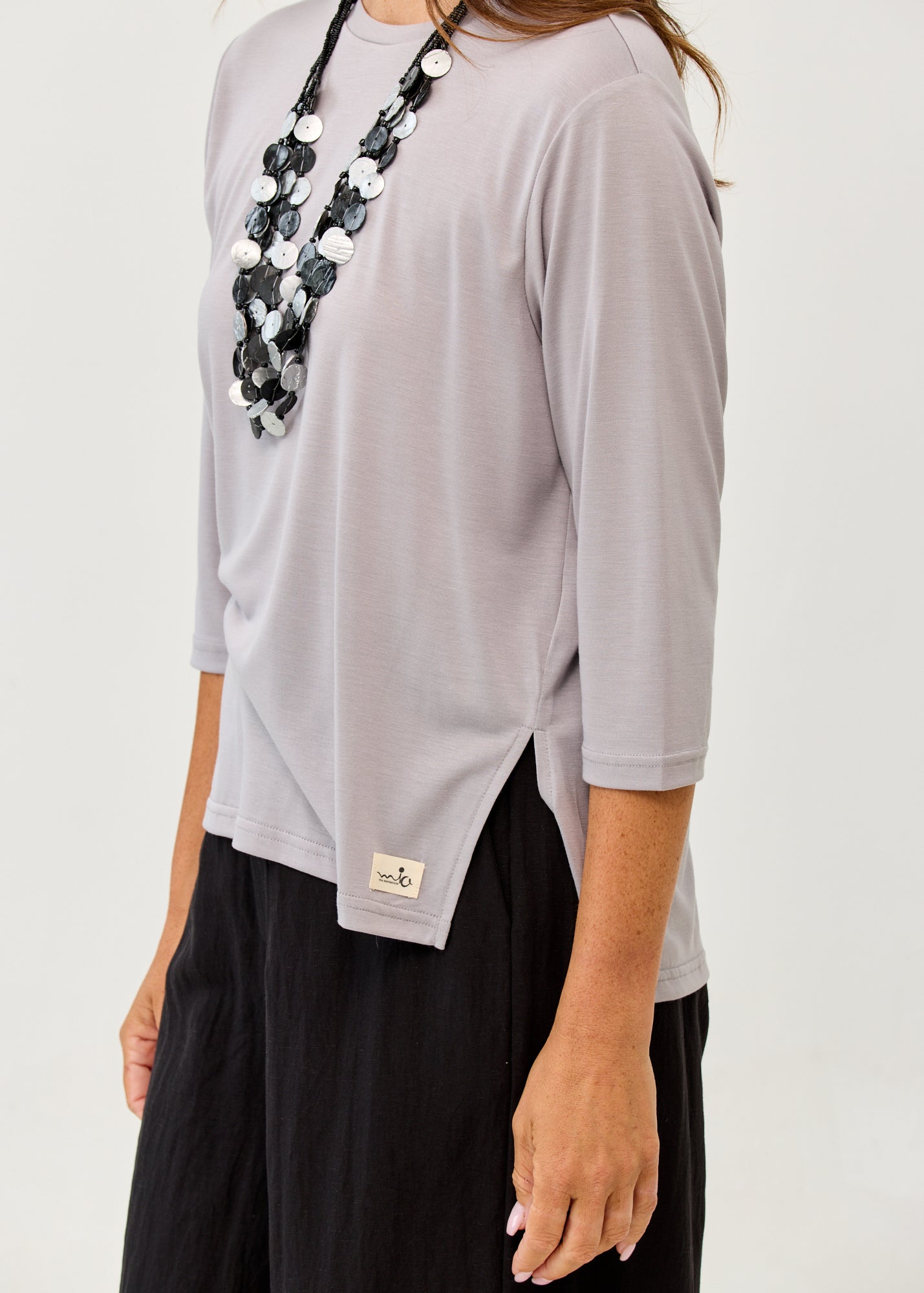 3/4 sleeve straight t-shirt, side slits, grey