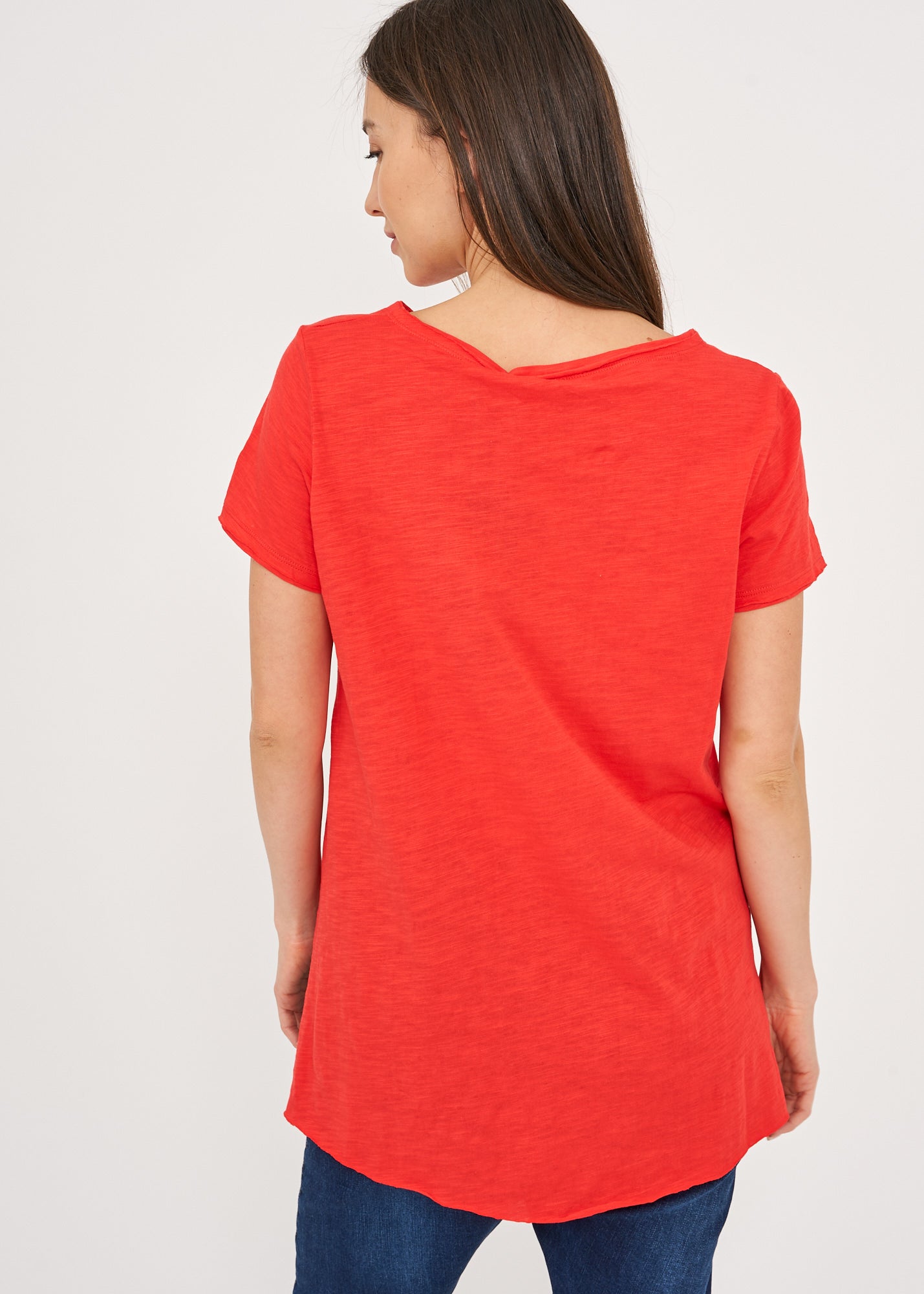 Red long back triangle stripe T-shirt