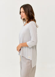 Light gray 3/4 sleeve long-back shirt