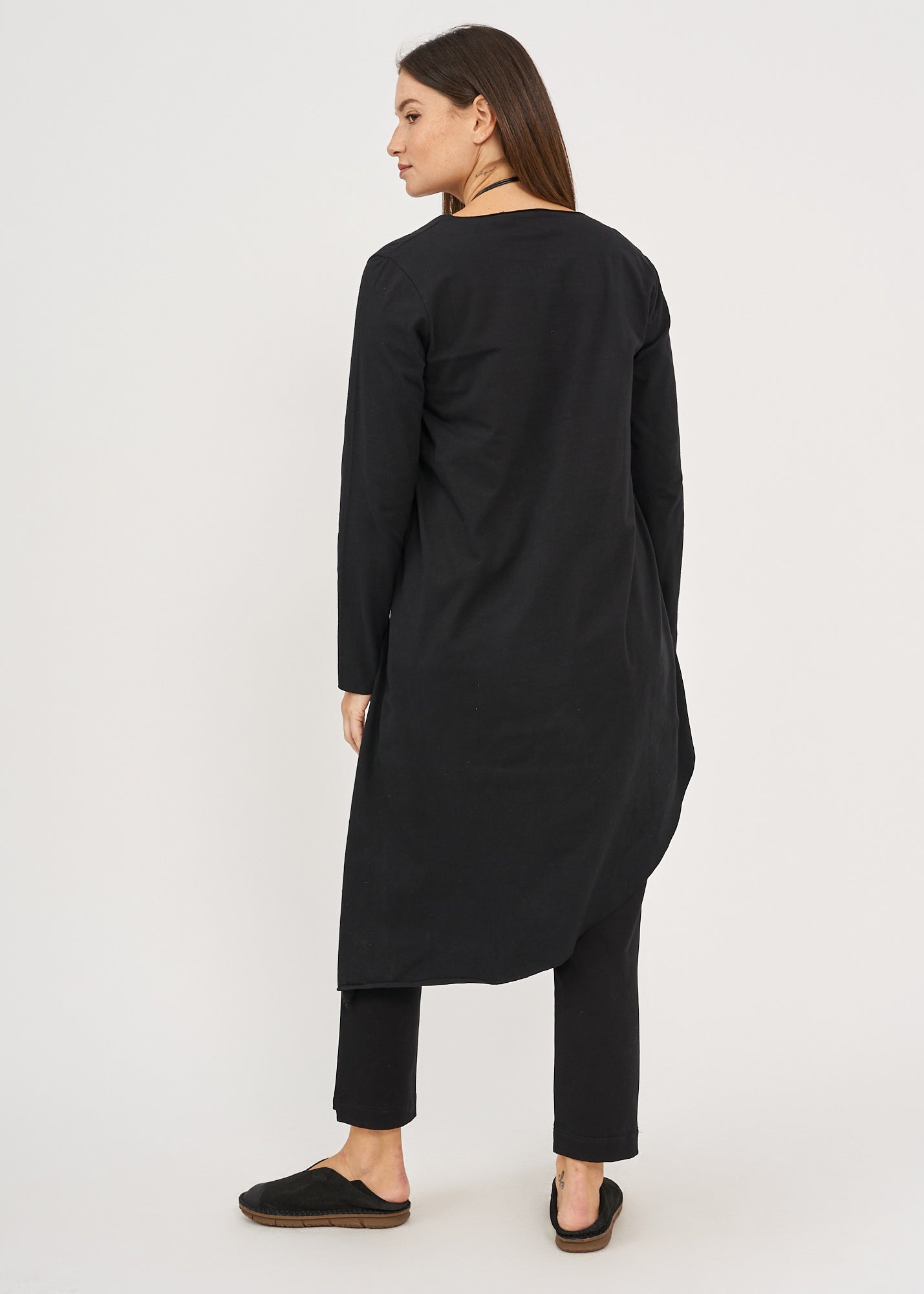 Long sleeve V-neck long back black shirt