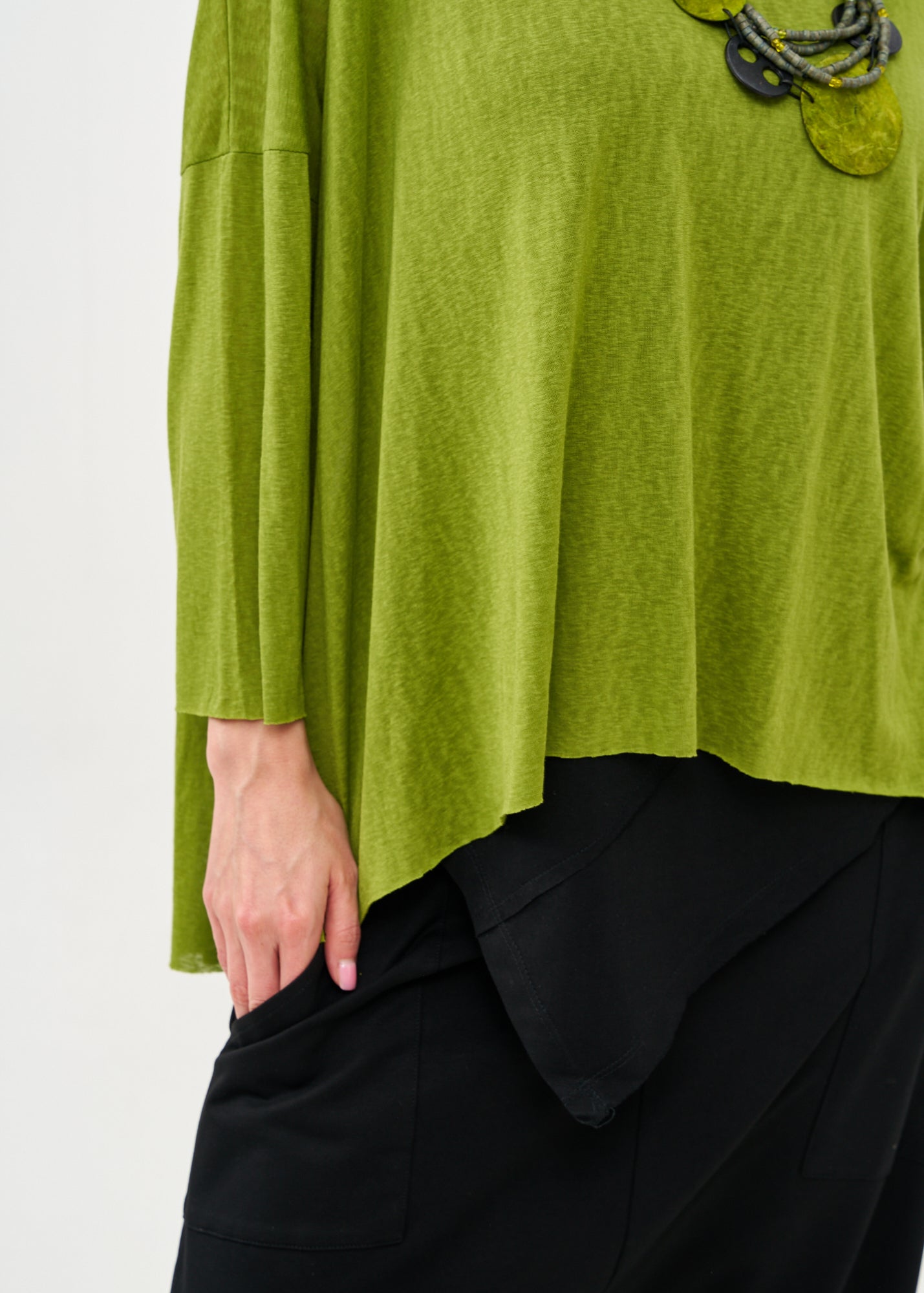 Long shirt in green slub fabric