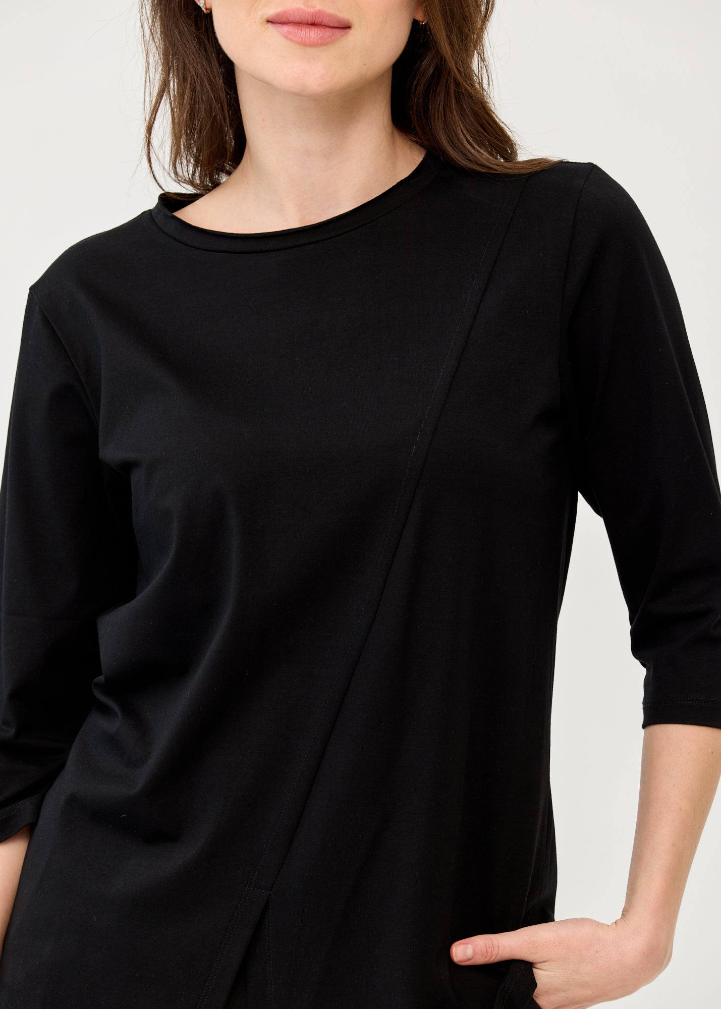 Black 3/4 sleeve tipped diagonal stitching