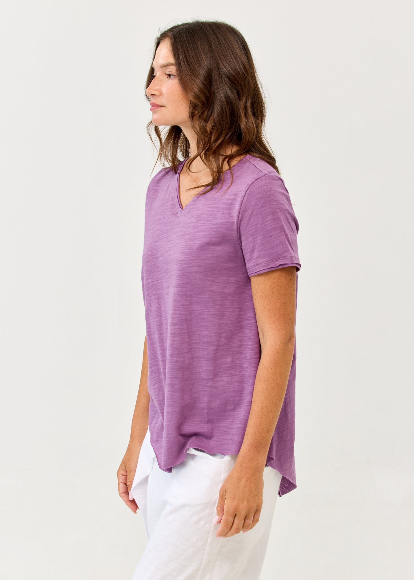 Purple V-neck triangle extension T-shirt