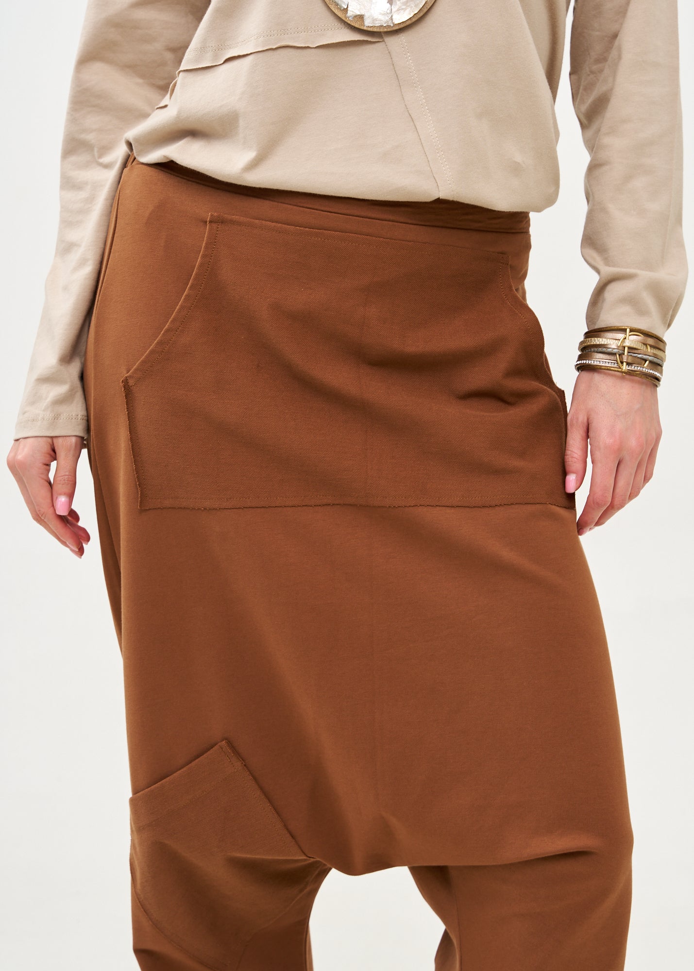 T-shirt baggy pants with brown kangaroo pocket