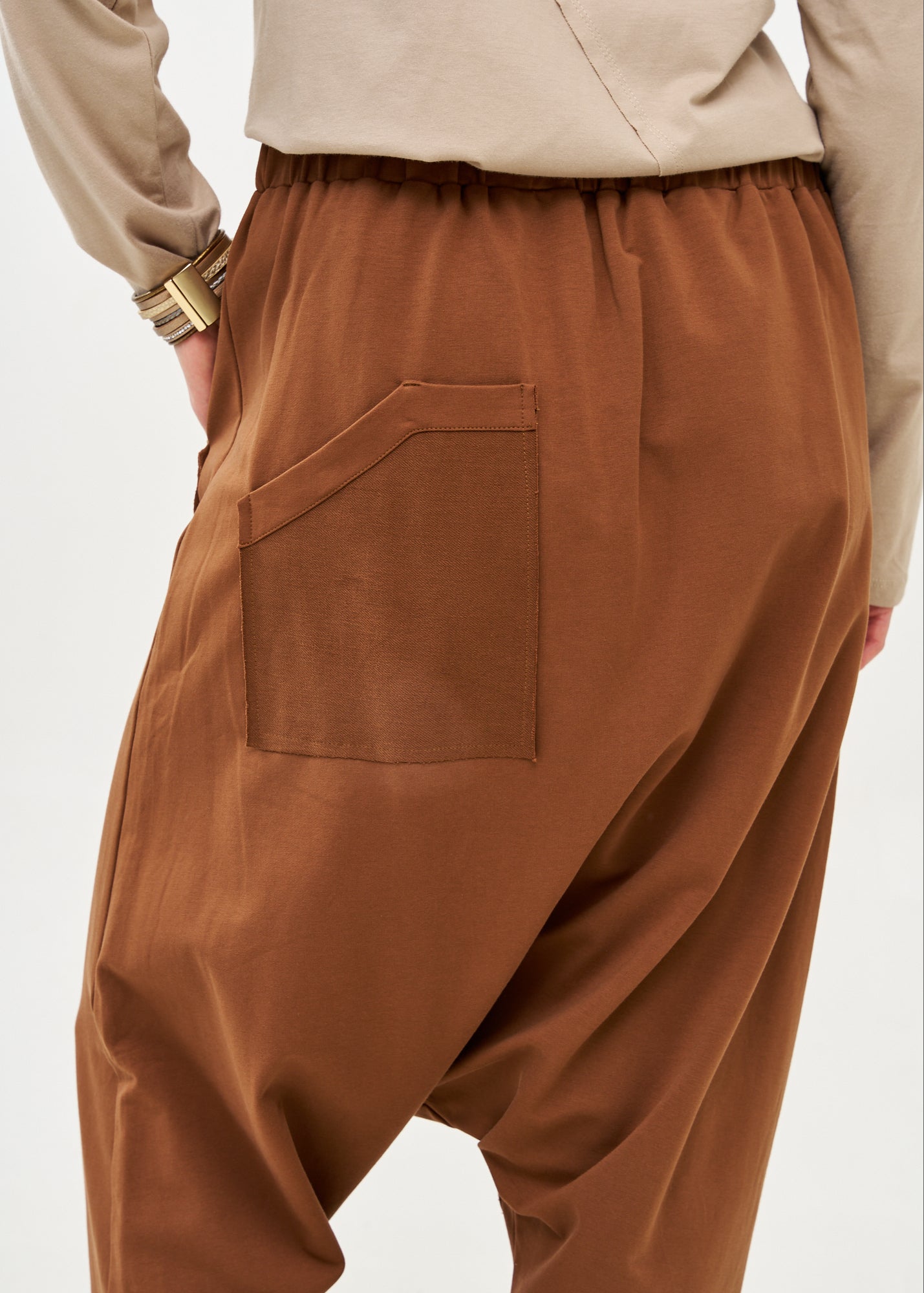 T-shirt baggy pants with brown kangaroo pocket