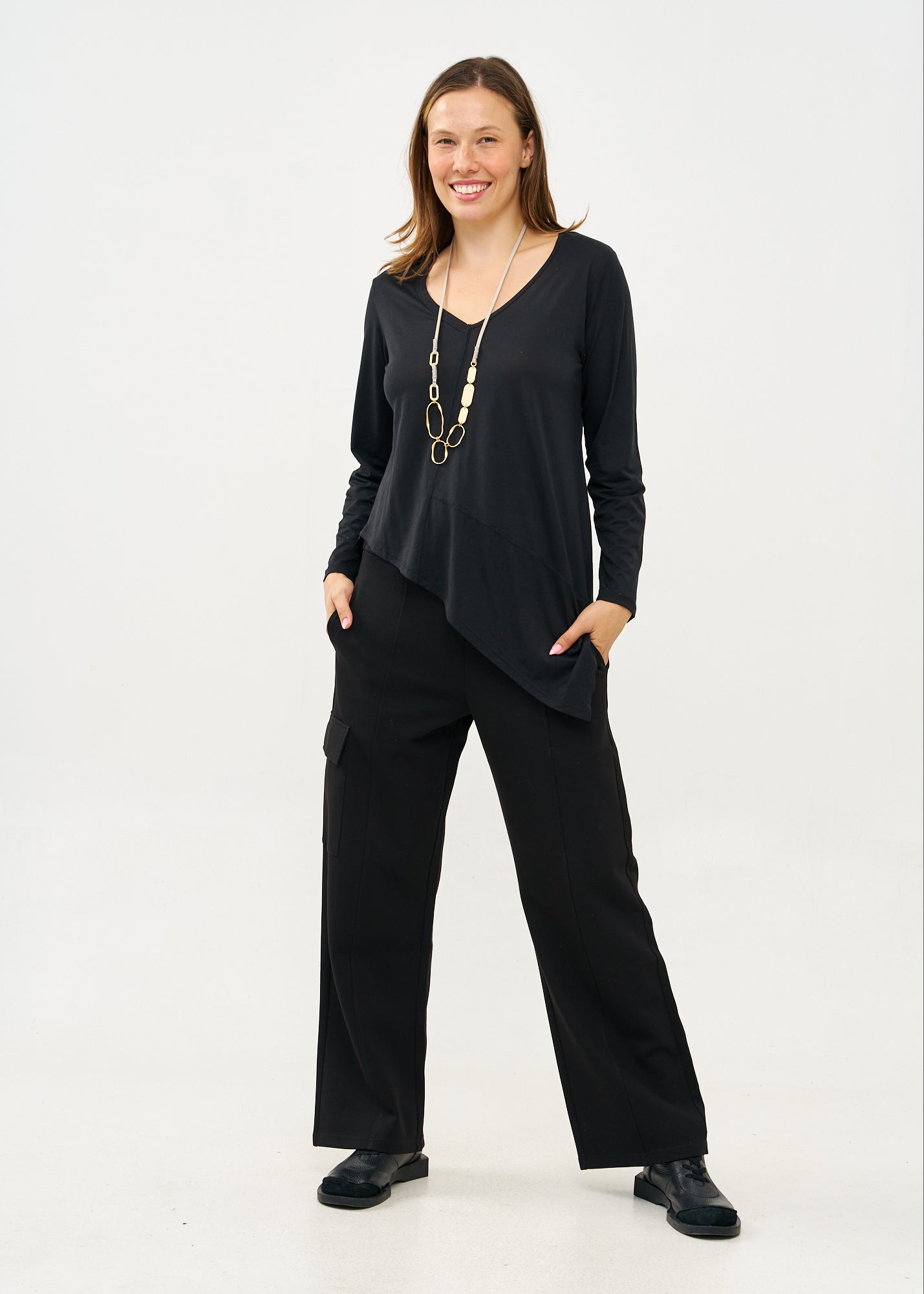 Black soft fabric V-neck T-shirt