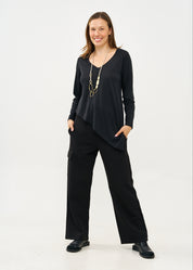 Black soft fabric V-neck T-shirt