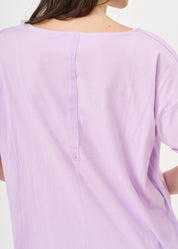 Short sleeve shirt with buttons and long back, purple