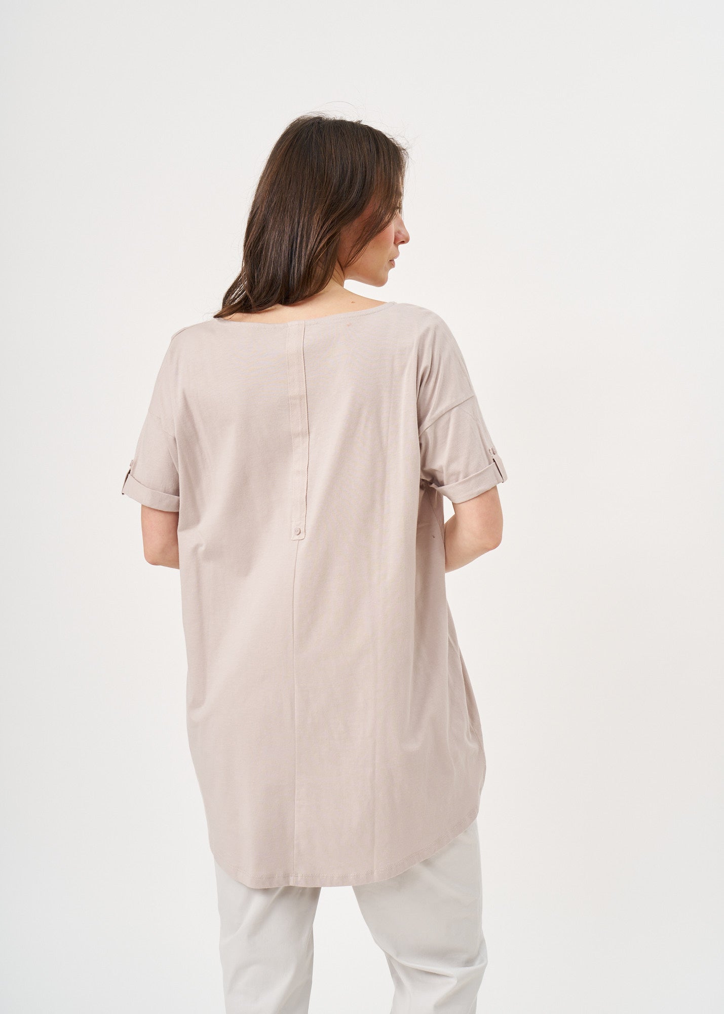Short sleeve button-down shirt with long back Stone