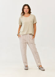 Short-sleeved shirt with cut pocket and thin brown fabric combination