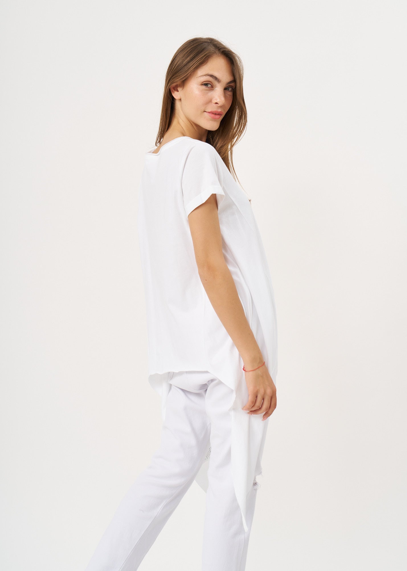 White short sleeve shirt with long sides
