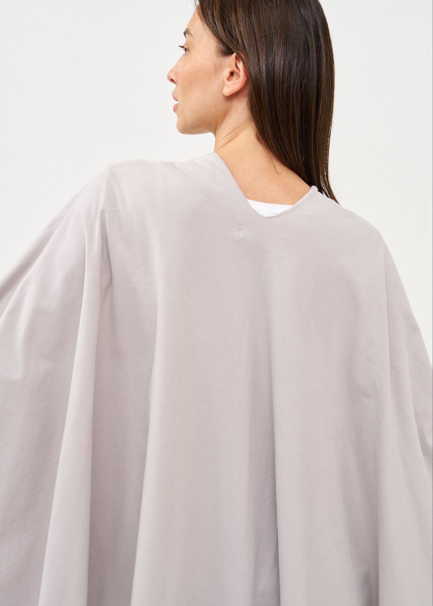 Cape with diagonal closure, light gray