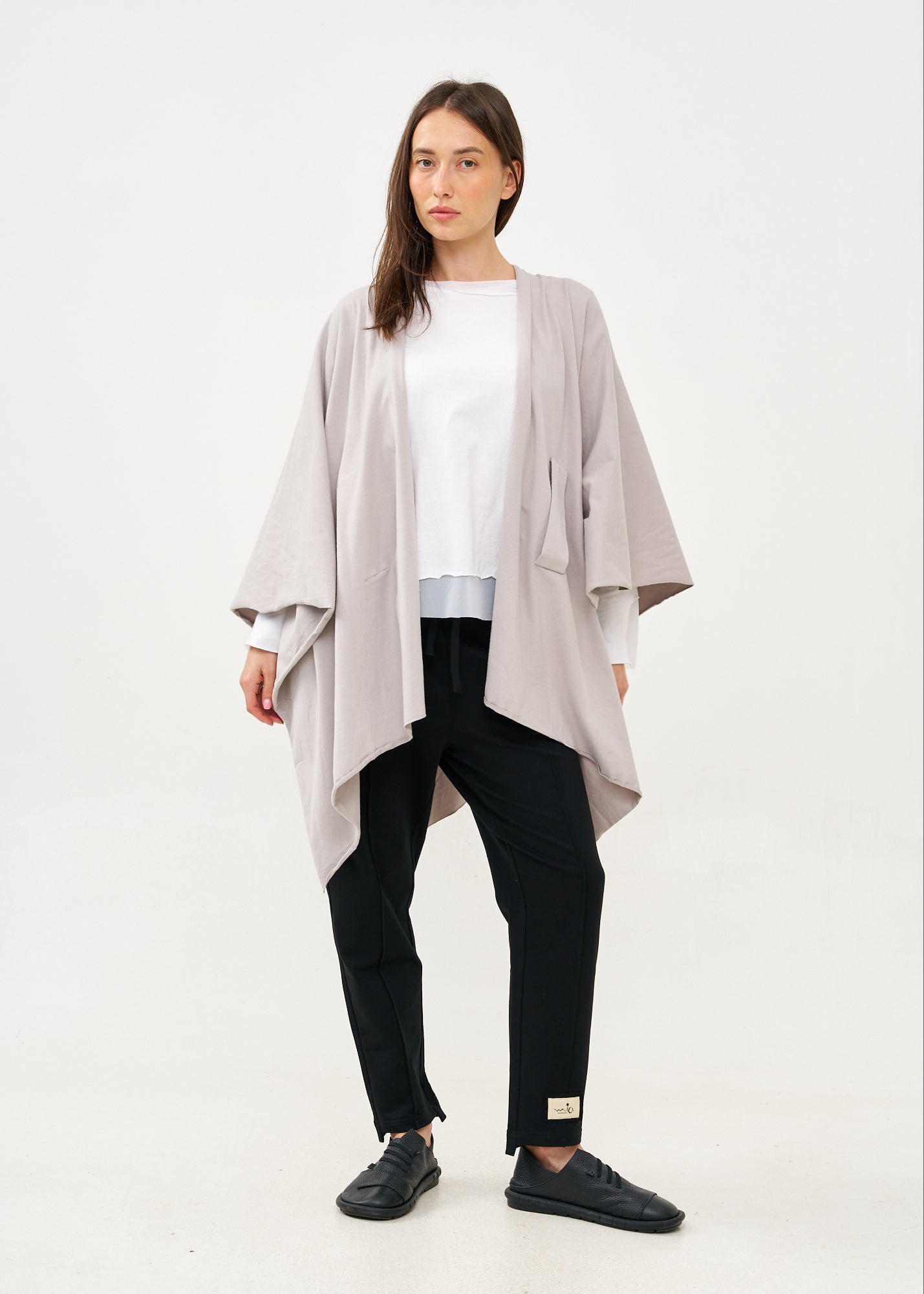 Cape with diagonal closure, light gray