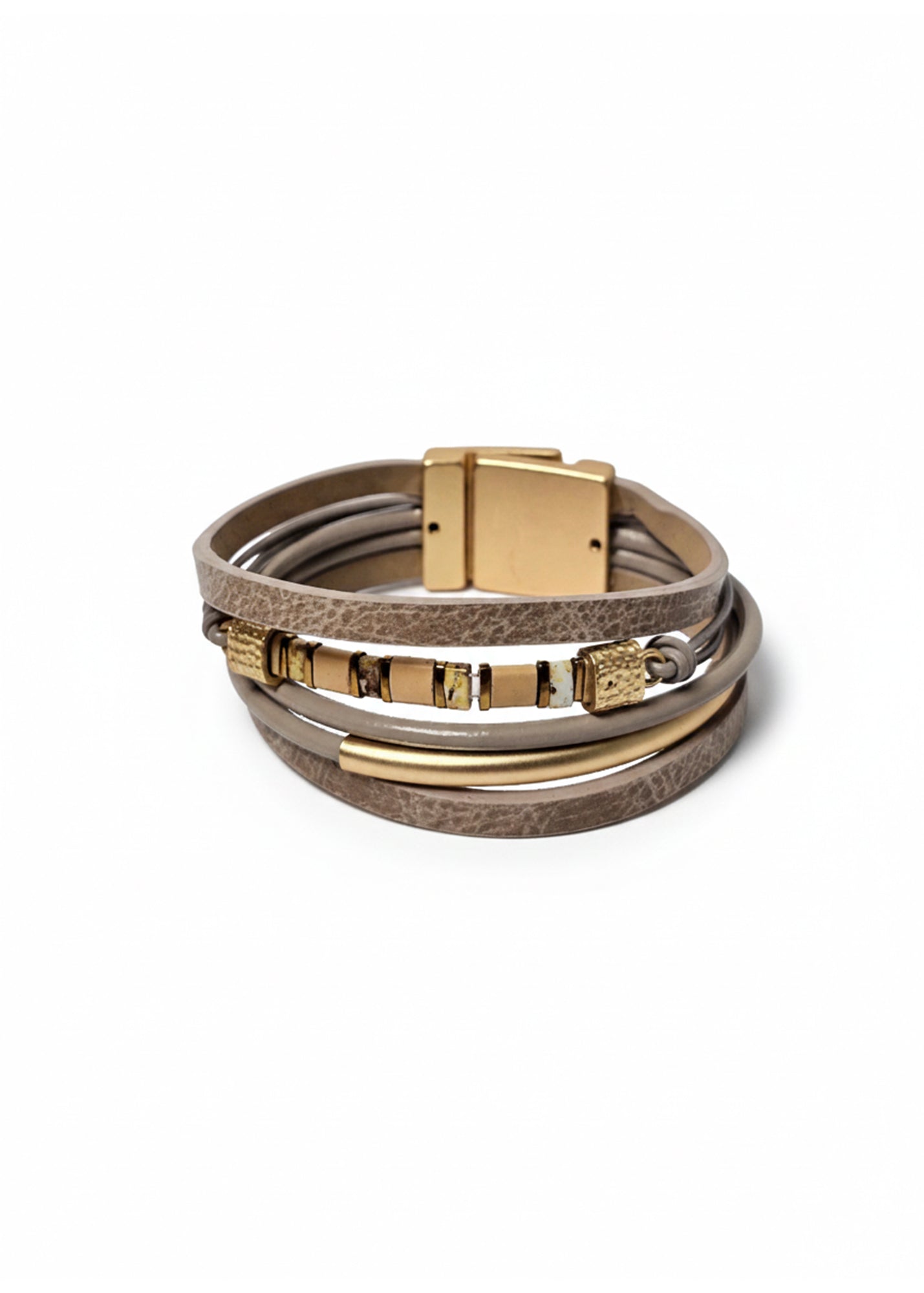 Leather row bracelet combining tube and square beads in beige
