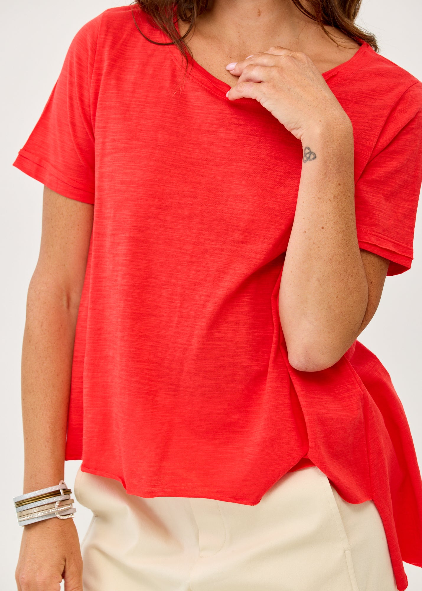 Red straight hem T-shirt