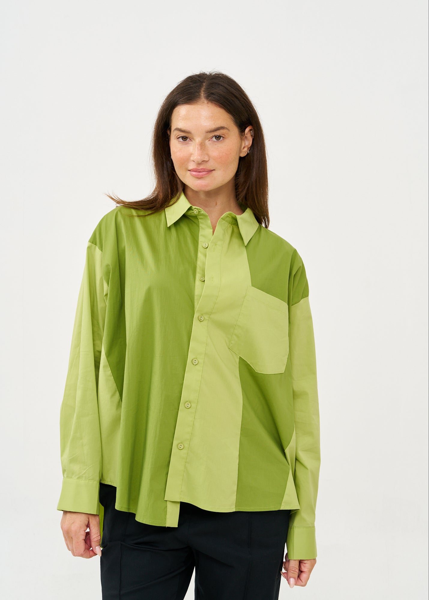 Green two-color button-down shirt