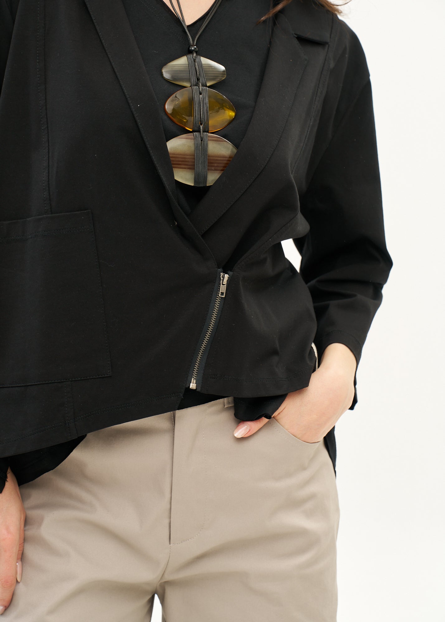 Black diagonal zipper 3/4 sleeve top