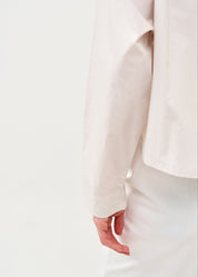 Button-down shirt with stone ribbon combination