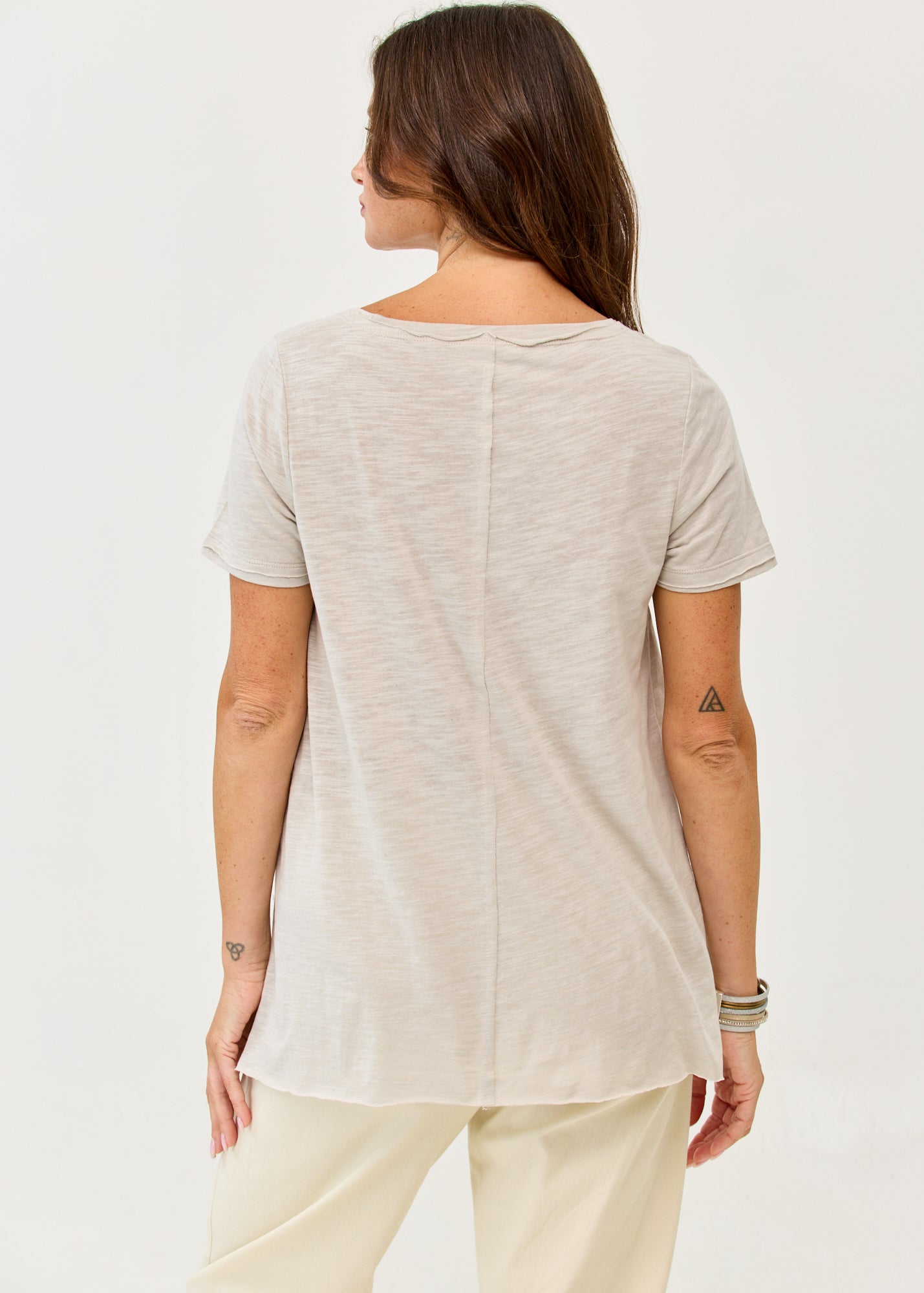 T-shirt with a straight stone finish