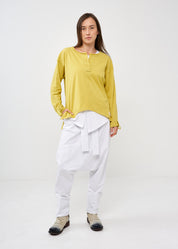 Long sleeve shirt with three buttons and mustard ribbon